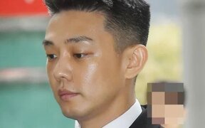 Yoo Ah In Accused of Sexually Assaulting a Younger Man, Police Look into Drug Use