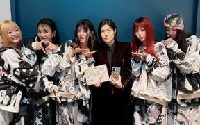 Actress Shim Eun Kyung Becomes a 'Successful Fan' After Meeting NewJeans: "I Was So Nervous"