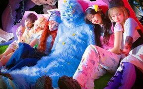 LE SSERAFIM Makes History with Special International Music Award and Big Japan Appearances