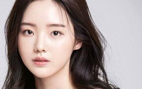 Kang Na Eon Chooses to Stay as she  Renews Contract with Enter7 — Promises Bigger Challenges Ahead