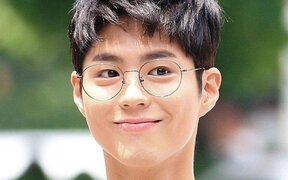 Park Bo Gum Took the Bus Alone Just to Treat Staff to Pizza—Heartwarming Story Proves He’s the Sweetest Actor Ever