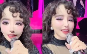 Park Bom Shows Off No-Filter Beauty and Perfect Visuals during Rehearsal — Fans Call Her a “Queen” and Say She Looks Like a Doll
