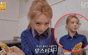 ITZY's Yuna reveals her mom shaped her head like a protractor when she was a baby and fans can't stop laughing