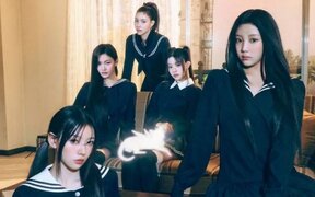 ILLIT breaks their own record again with over 320,000 albums sold on day one