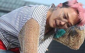 G-Dragon shocks fans with surprise appearance at PSY's ‘Soaking Show’ after 88 months away: “When a superstar like PSY calls, you just go”