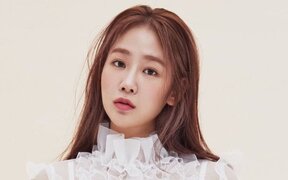 SISTAR’s Soyou accused of being drunk after claiming she faced racial discrimination during flight — witness shares a different story