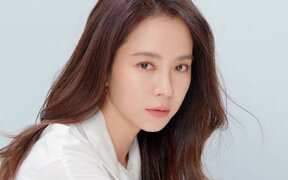 ‘The Savior’ director reveals why he cast Song Ji Hyo — “Her big eyes perfectly match the mystery and fear of an occult film”