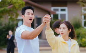 “Spring Fever” proves massive popularity as the drama hits 330 million views just 3 weeks after premiere