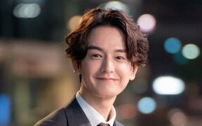 Veteran actor Im Joo Hwan spotted doing part time work, revealing the hidden crisis in Korea’s film and drama industry