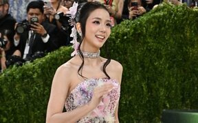 Designer apologizes to BLACKPINK’s Jisoo and BLISSOO after saying her outfits were not returned for months