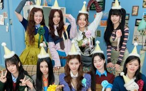 TWICE takes home Best Female K Pop Artist at the American Music Awards after record breaking tour numbers