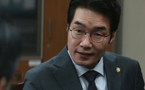Late Song Young Kyu leaves a powerful impression in “Teach You a Lesson” as viewers revisit his final work 10 months after his passing
