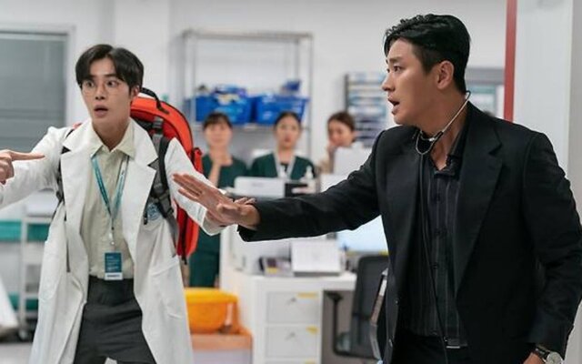 Ju Ji Hoon and Choo Young Woo’s "The Trauma Code: Heroes on Call" Beats "Squid Game" and Takes Netflix Global 2nd Place - Here’s Why Everyone’s Talking About It