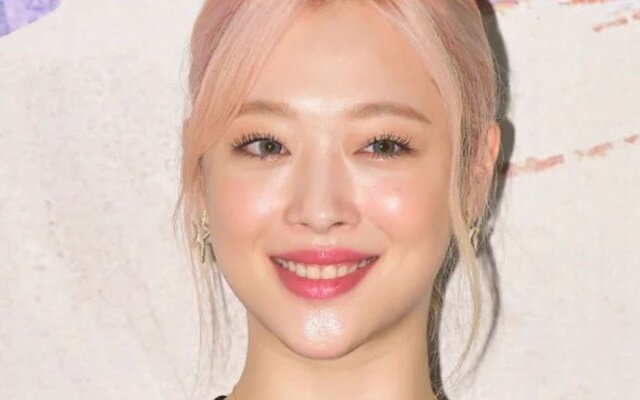 Late Sulli’s brother shares emotional message about her passing and fans are worried after his heartfelt post