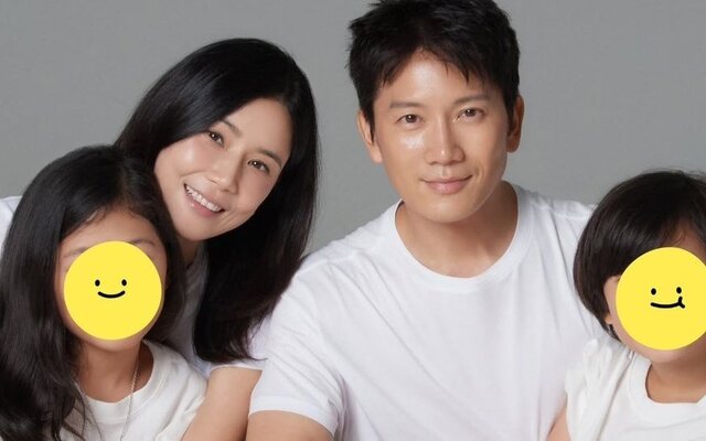 Ji Sung and Lee Bo Young share adorable photos with their kids while marking 12 years of marriage