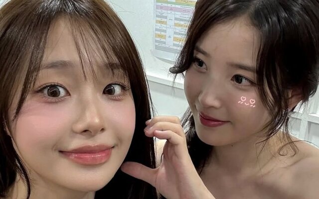 Chuu shares adorable photo with IU, says “I’m happy” — fans call them “two angels in one frame”