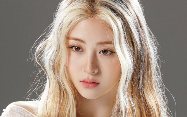 LE SSERAFIM’s Huh Yunjin reveals she gave up her dream U.S. college to debut as a K-pop idol, “I even paid the tuition before getting the call”