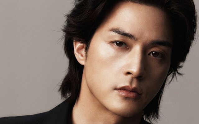 Kim Ji Hoon’s fame reaches new heights as ‘Dear X’ becomes a major hit and pushes him to the top this year