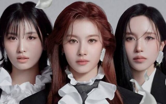 TWICE's MiSaMo sweeps No. 1 on Oricon and Billboard Japan as first full album ‘PLAY’ dominates major weekly charts