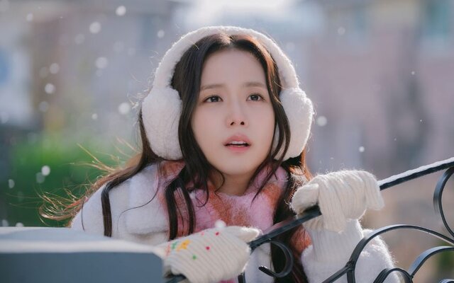 ‘Boyfriend on Demand’ keeps winning worldwide in week two and many viewers are now saying Jisoo is the reason it feels unstoppable