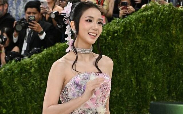 Designer apologizes to BLACKPINK’s Jisoo and BLISSOO after saying her outfits were not returned for months