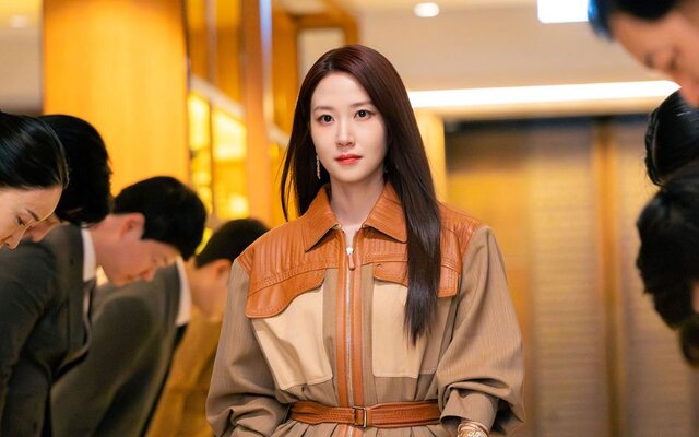 Park Eun Bin becomes a wealthy heiress who sees ghosts in “Spooky in Love” and says she wanted to show fans a completely different side