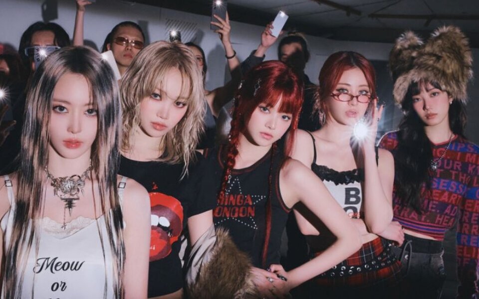 Image for LE SSERAFIM Scores Major Win with 'CRAZY' Landing at No. 7 on Billboard 200