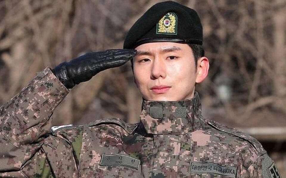 Image for MONSTA X’s Kihyun is Finally Back, Gets Discharged from Military After Completing Service, Making Him the Fourth Member to Return
