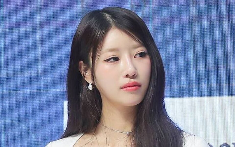Image for Mijoo Refuses to Talk About Breakup with Song Beomkeun on First Public Appearance - Here's Why