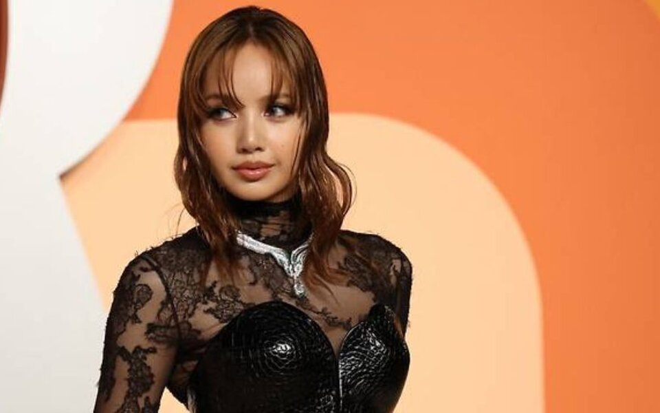 Image for BLACKPINK's Lisa Stuns in Korean Designer Dress, and Gets Named ‘Best Dressed’— Here’s How She Owned the Night
