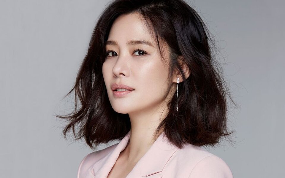 Image for Kim Hyun Joo signs with the same agency as Shin Hye Sun and Kim Jung Hyun — fans excited for her next move