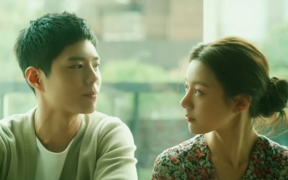 Image for Park Bo Gum and Go Youn Jung’s throwback chemistry is driving fans wild all over again thanks to their hit shows