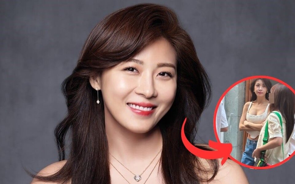 Image for Ha Ji Won proves age is just a number with her slim body and youthful face in new photos