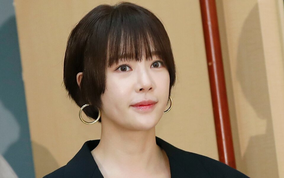 Image for Hwang Jung Eum repays billions but still faces 3 year prison sentence as prosecutors demand punishment