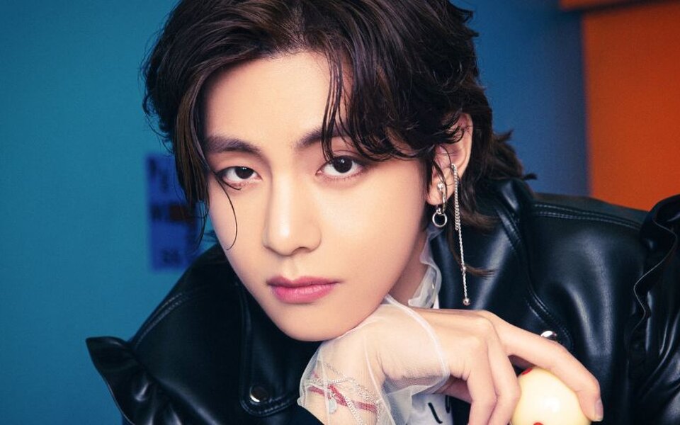 Image for BTS V melts hearts as he talks about missing ARMY, military life, and says “I’m sorry for making you wait”