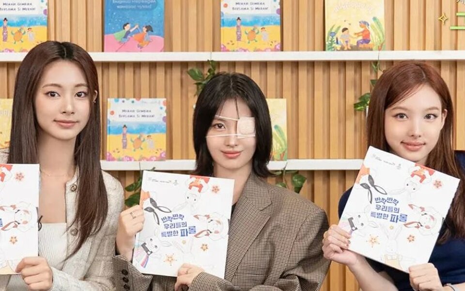 Image for TWICE’s Nayeon, Momo, and Tzuyu pour their hearts into making a special one-of-a-kind picture book for children in the Philippines