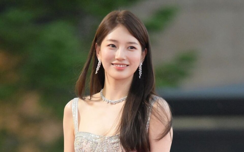 Image for Cho Hyun Ah notices Suzy’s missing eye mole and Suzy admits, “I actually kind of liked it, but yes, I removed it”