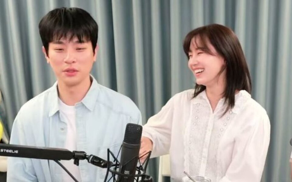 Image for Shin Hyun Bin reveals what Park Jung Min is really like after nearly 10 years of friendship, “he seems annoyed but he is actually warm and caring”