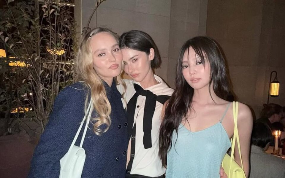 Image for BLACKPINK’s Jennie turns heads in a stunning blue slip dress at Paris Fashion Week, poses closely with Johnny Depp’s daughter