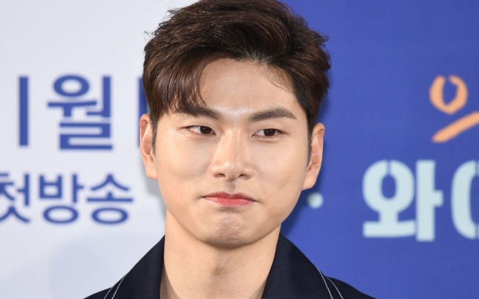 Image for Lee Yi Kyung takes legal action after “real side” post goes viral with 8 million views, fans flood his social media asking “Is it true?”