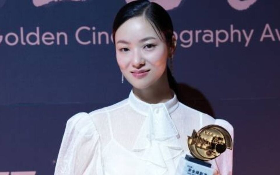Image for Jeon Yeo Bin wins Best Actress at Golden Cinematography Awards for ‘The Black Nuns’ and shares touching words about becoming a good actor