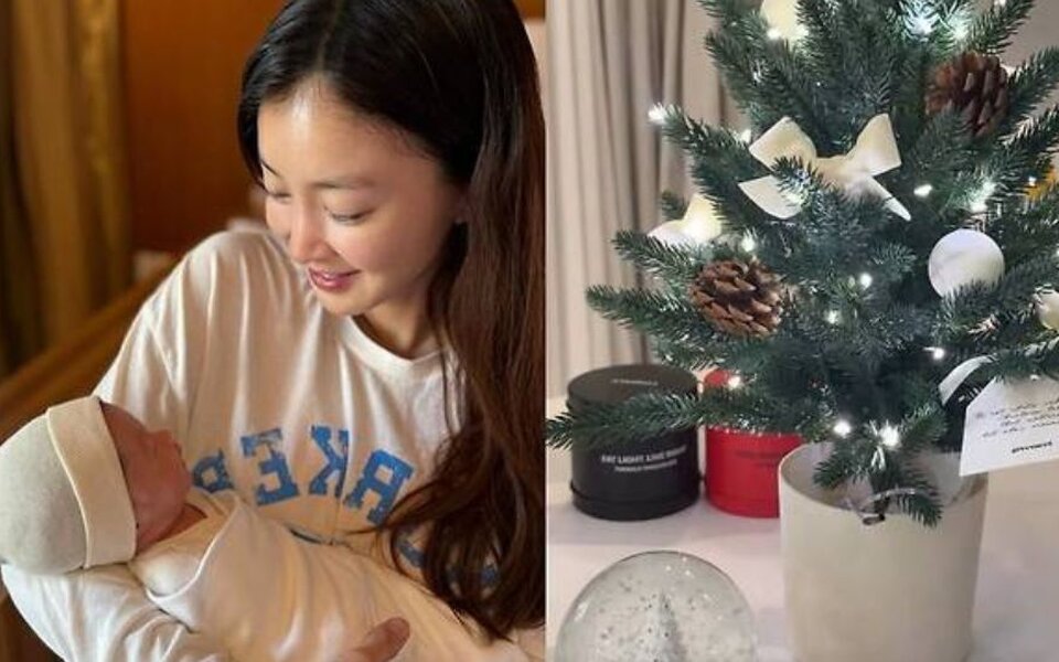Image for Lee Si Young sheds tears reading a letter as she celebrates first Christmas with her new baby