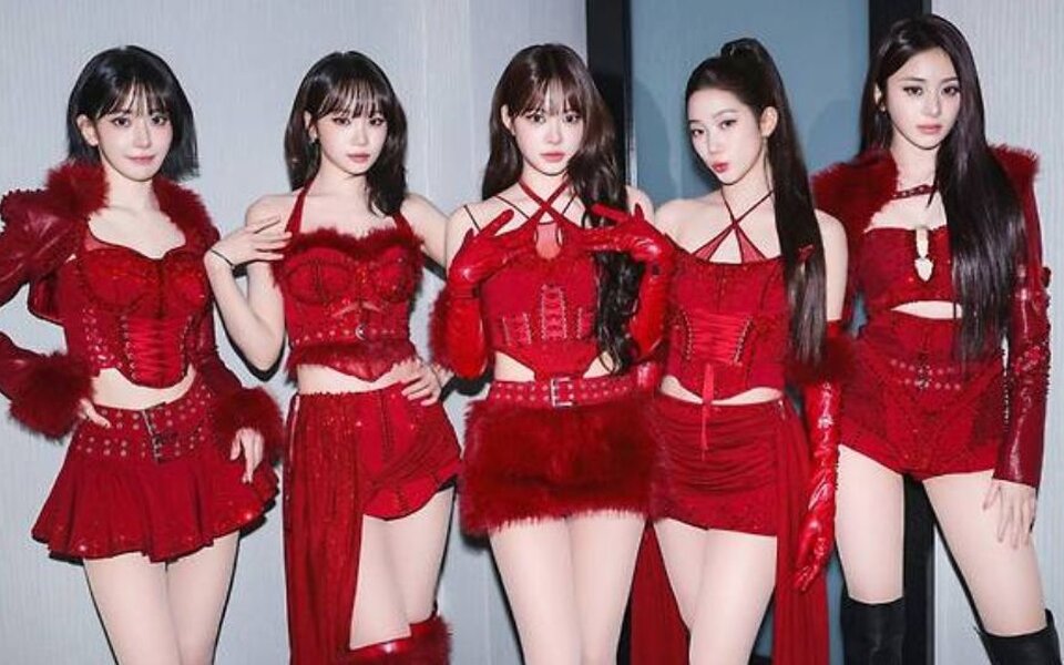 LE SSERAFIM stuns the world as their New Year’s Rockin’ Eve stage hits No. 1 in views just 24 hours after release