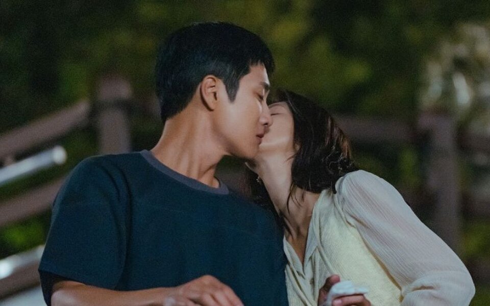 Image for Ahn Bo Hyun and Lee Joo Bin’s emotional kiss scene pushes 'Spring Fever' to 5.8 percent ratings and No. 1 in its time slot
