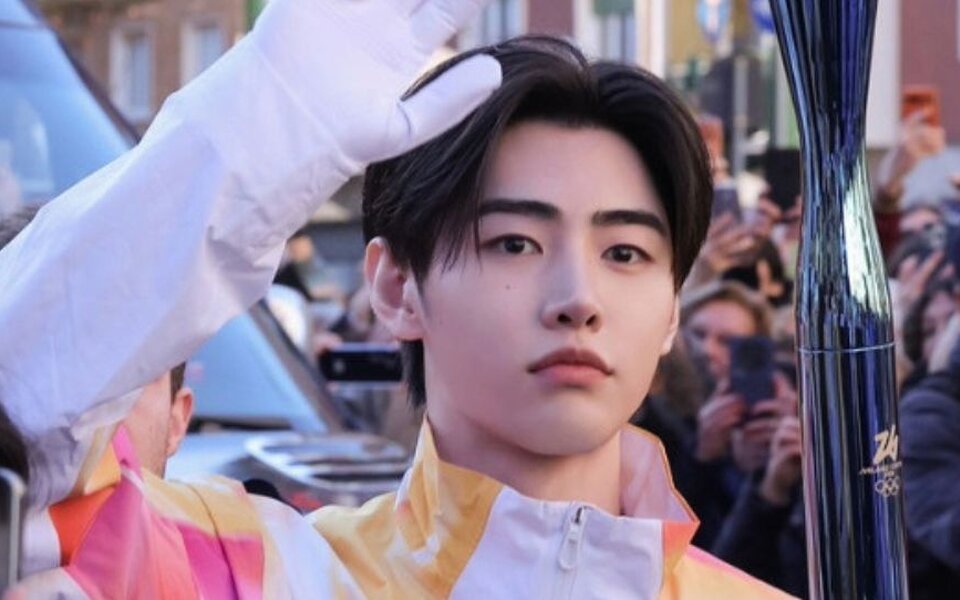 Image for New York Times says waiting to see ENHYPEN’s Sunghoon in Milan feels like competing for an Olympic gold medal