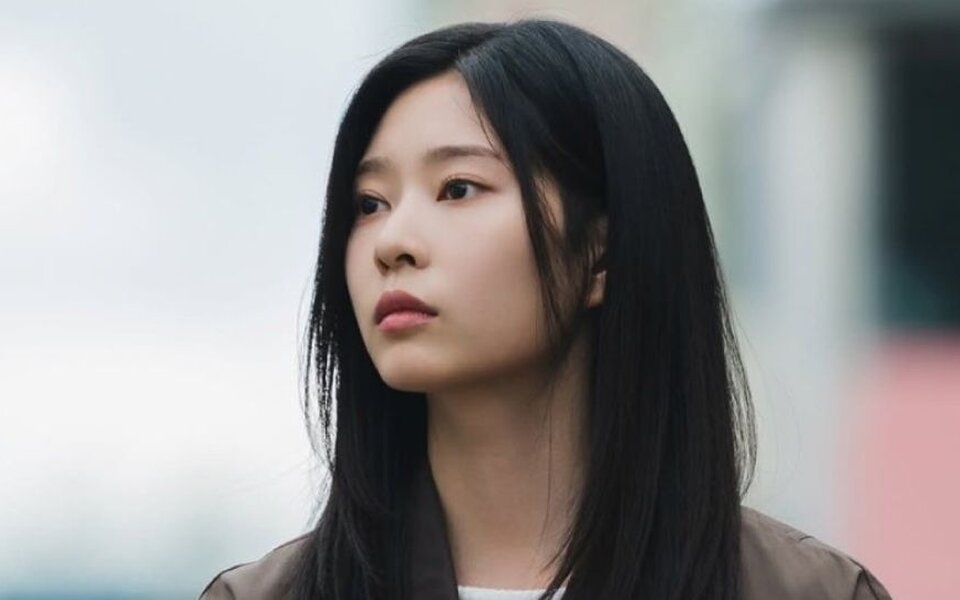 Image for Former IZ*ONE member Kim Min Ju lands her first ever lead drama role 8 years after debut, but ‘Still Shining’ opens with bittersweet 1% ratings despite strong attention