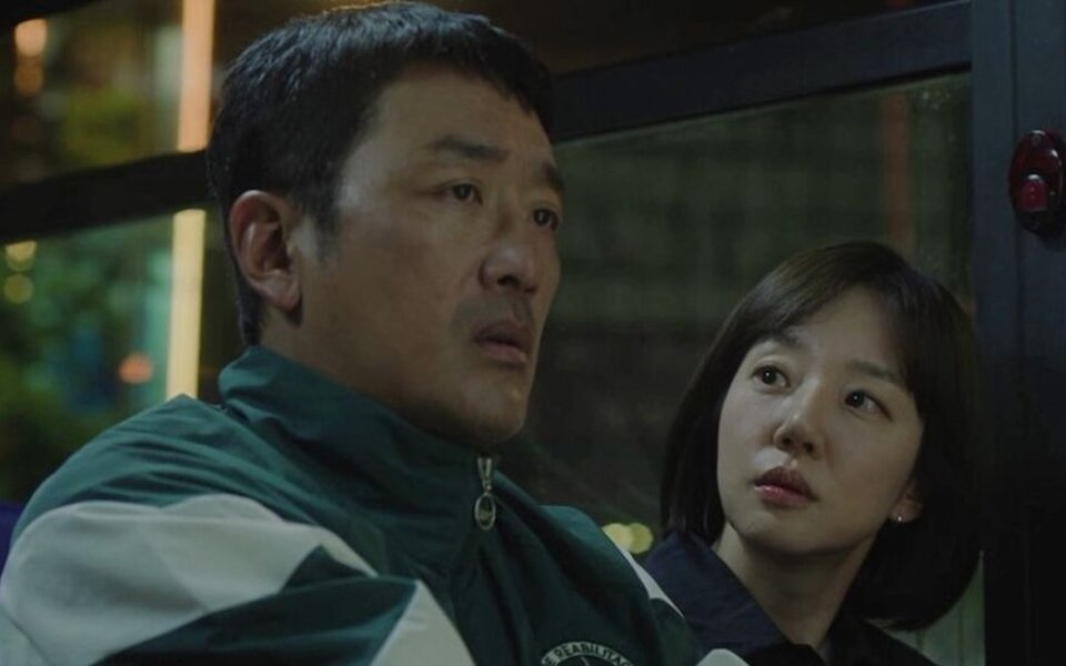 Image for ‘Mad Concrete Dreams’ climbs to No. 1 in its time slot after Ha Jung Woo and Im Soo Jung’s failed cover up creates even bigger trouble involving Hyun Bong Sik