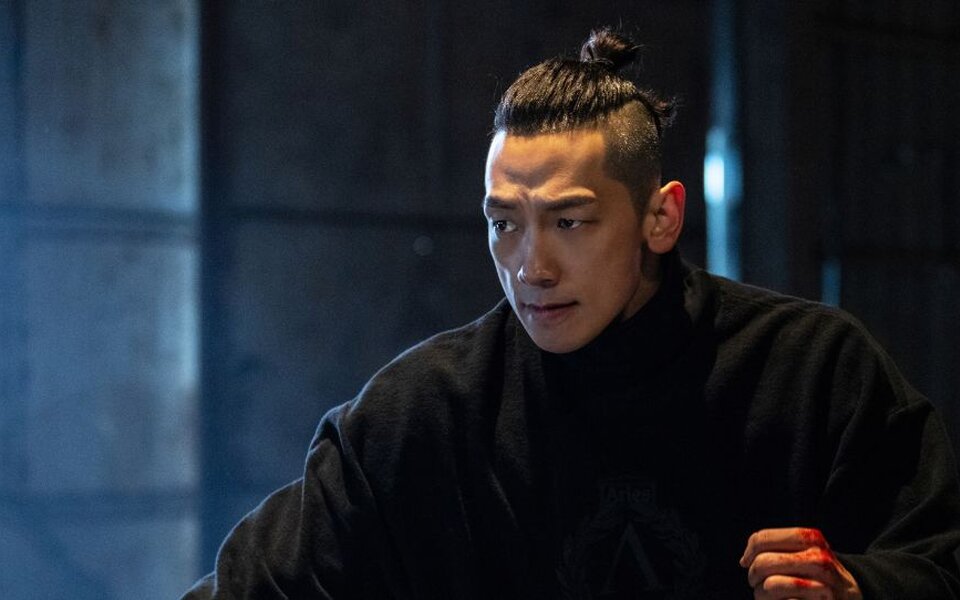 Image for Rain responds to acting criticism in ‘Bloodhounds 2’ and asks viewers to watch the full series before judging his performance