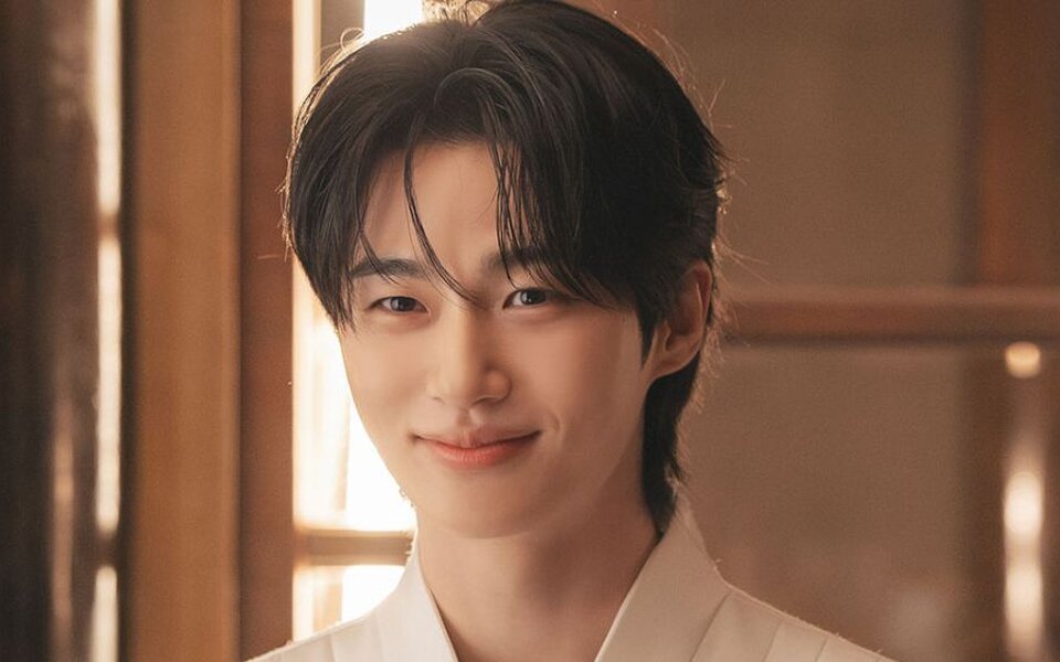 Image for Byeon Woo Seok gains attention for real life kindness as stories from his military days and early career suddenly go viral after ‘Pinggyego’ appearance