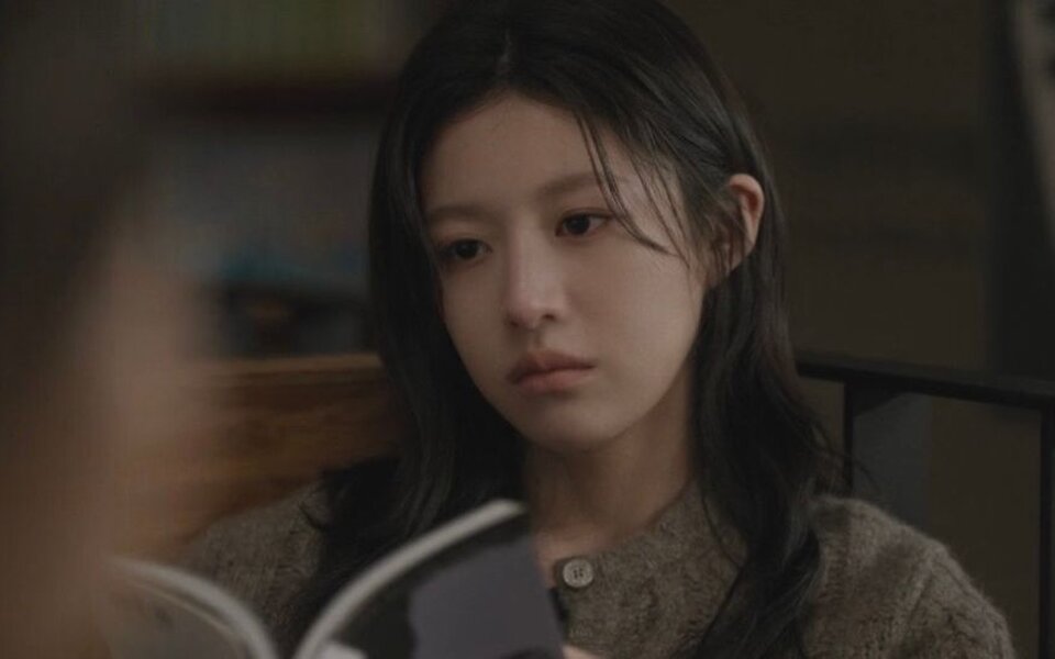 Image for Go Youn Jung shocks viewers with intense scene as ‘We Are All Trying Here’ quickly rises to No 1 on Netflix and dominates buzz rankings after just 2 episodes